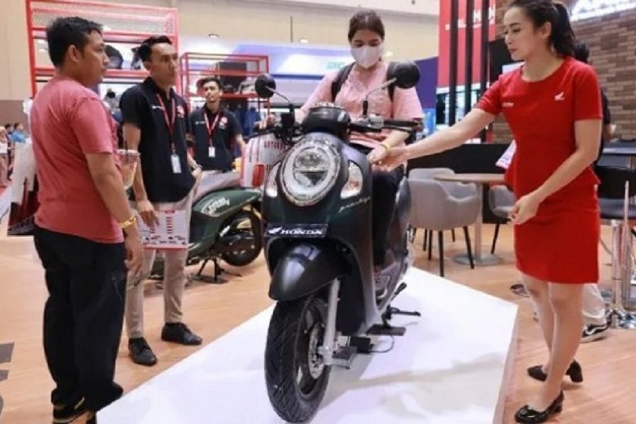 Tampil Lebih Tangguh! Honda Scoopy 2024 Dengan Rangka eSAF Kuat dan Harga Terjangkau