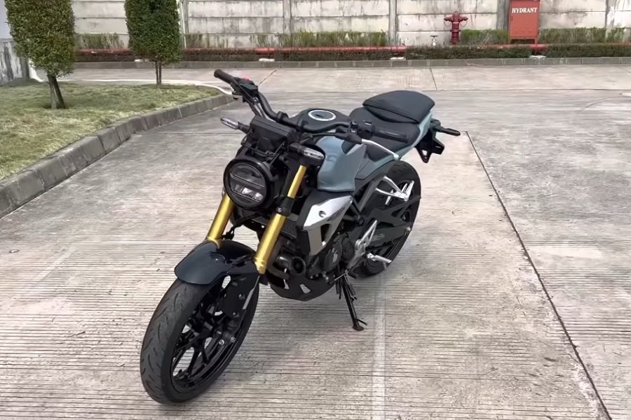 Honda CB150R Streetfire Special Edition Bikin Lawan Tersipu Malu