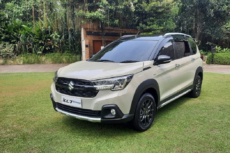 Suzuki XL7 Hybrid Mobil Keluarga Terbaru yang Ramah Lingkungan dan Nyaman, Cocok untuk Liburan dan Perjalanan Jarak Jauh!