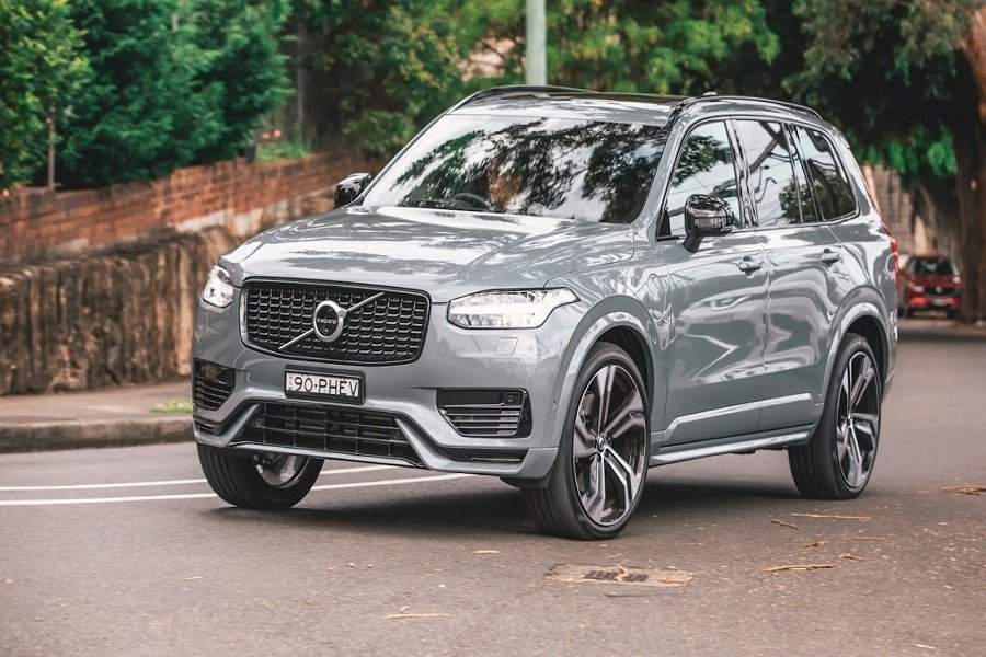 Volvo XC90 Kombinasi Sempurna Kemewahan dan Teknologi Canggih dalam Satu Mobil!