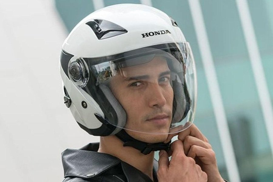 Helm Bau dan Kusam