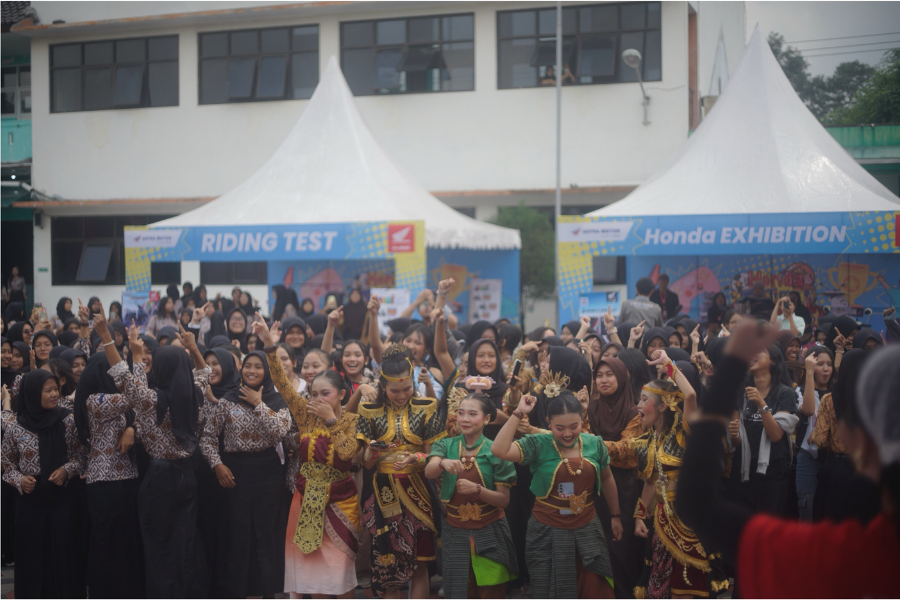 Honda It’s Time To School Kembali