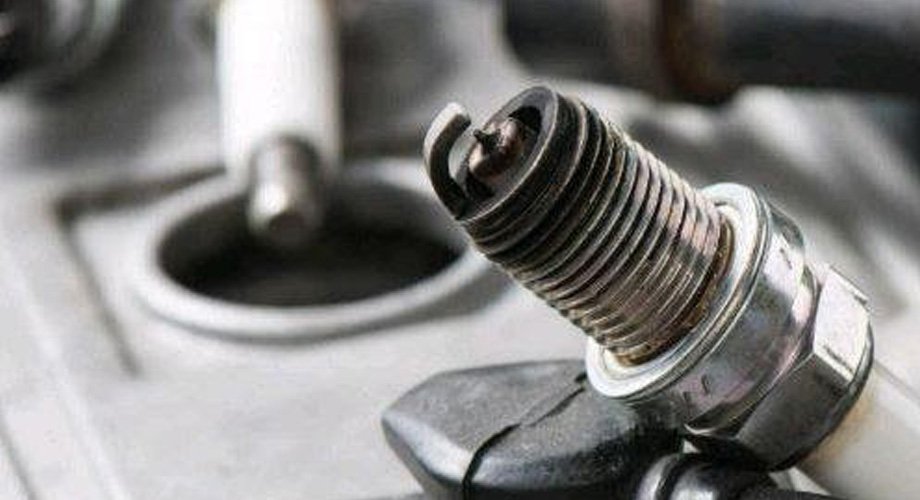 Busi Mobil Sering Mati Padahal Baru Diganti? Mungkin Ini Biang Keroknya!