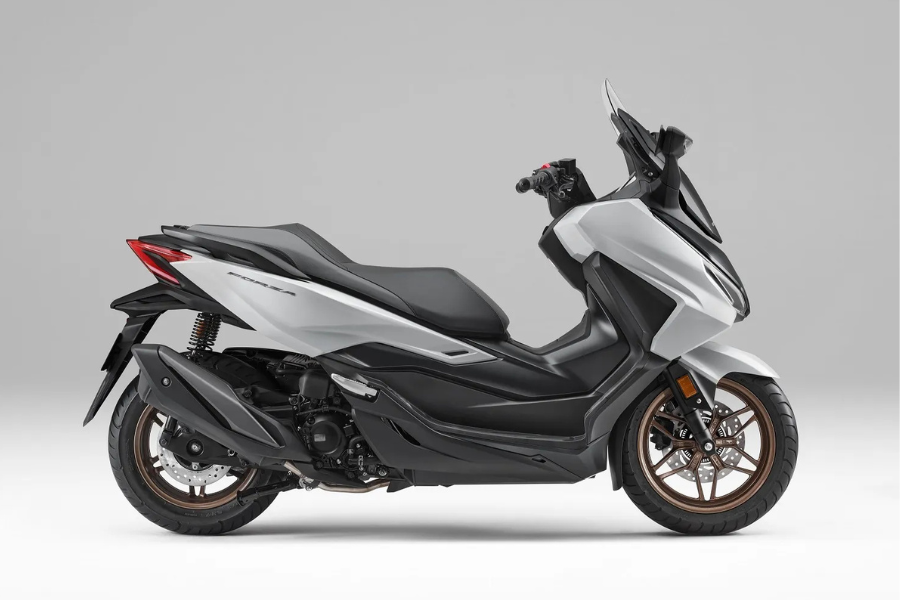 Upgrade Gaya Hidup! Honda Forza Terbaru Hadirkan Panel TFT dan Warna Eksklusif, Makin Mewah dan Canggih!
