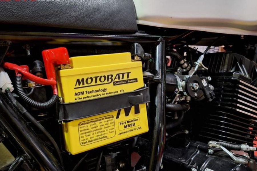 Awas Aki Soak! Ini Trik Jitu Bikin Aki Motor Jarang Dipakai Tetap Awet