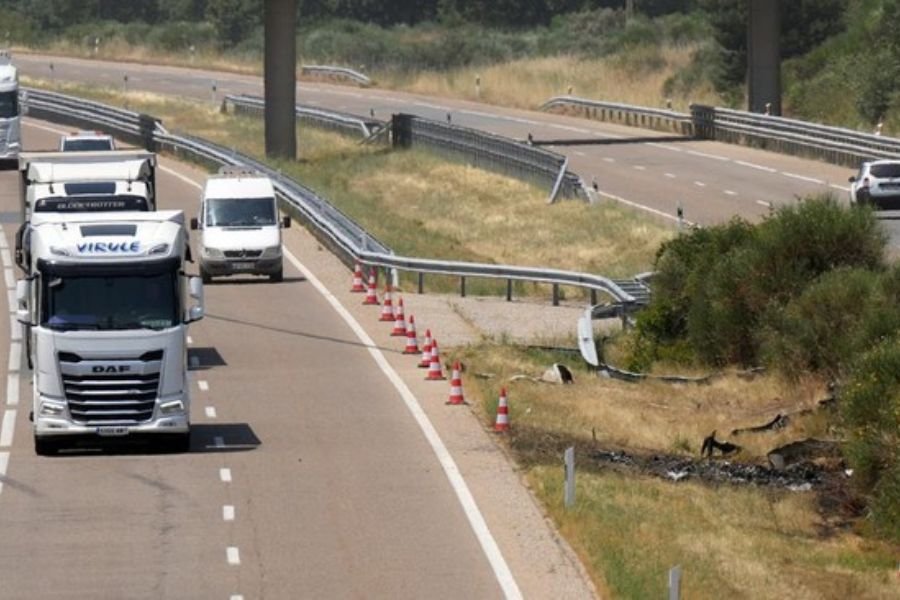 Waspada! Ban Mobil Pecah Mendadak Bisa Mematikan: Ini Cara Selamatkan Diri Saat Berkendara
