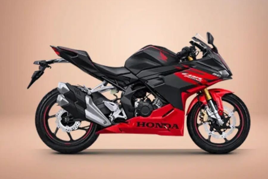 Ingin Honda CBR 250 Anda selalu tampil prima dan siap kebut setiap saat? Simak tips dan cara perawatan ini agar performa tetap maksimal dari waktu ke waktu!
