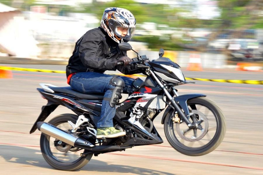 Test Ride New Honda Sonic 150R: Sensasi Akselerasi 0–200 m dalam 10,6 Detik
