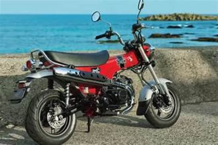 Kenapa Pearl Glittering Blue Tepat untuk Pecinta Desain Retro Modern Honda Dax?