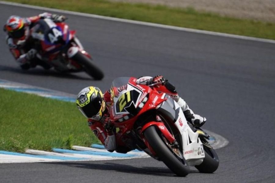 Hasil SS600cc ARRC Mandalika: Adenanta Menang Dramatis di Lap Terakhir