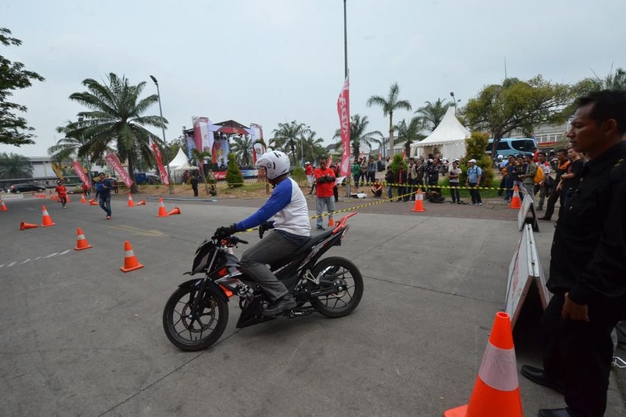 Balapan Gymkhana & Lomba Akselerasi: Sonic 150R Siap Tampil Beda