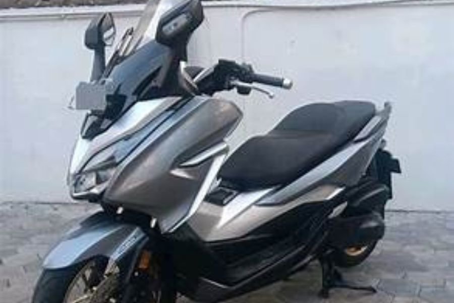 Dimensi Lengkap & Kenyamanan Berkendara Forza 250: Jok Tinggi, Bobot Stabil