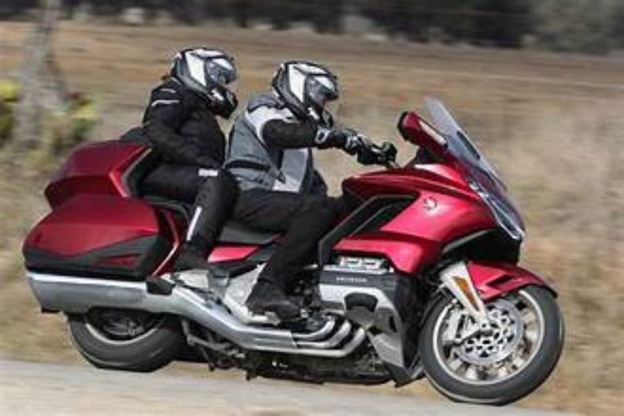Honda Goldwing 2025: Motor Touring 6-Silinder Shaft Drive dengan Ground Clearance 129 mm