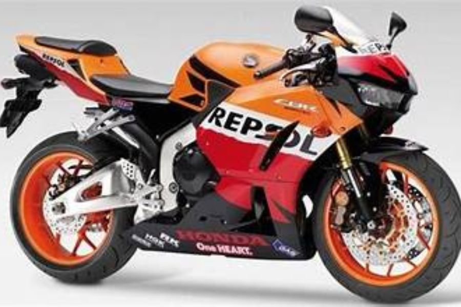 Honda CBR600RR 599 cc: Spesifikasi Super Sport Terbaru yang Bikin Deg-Degan