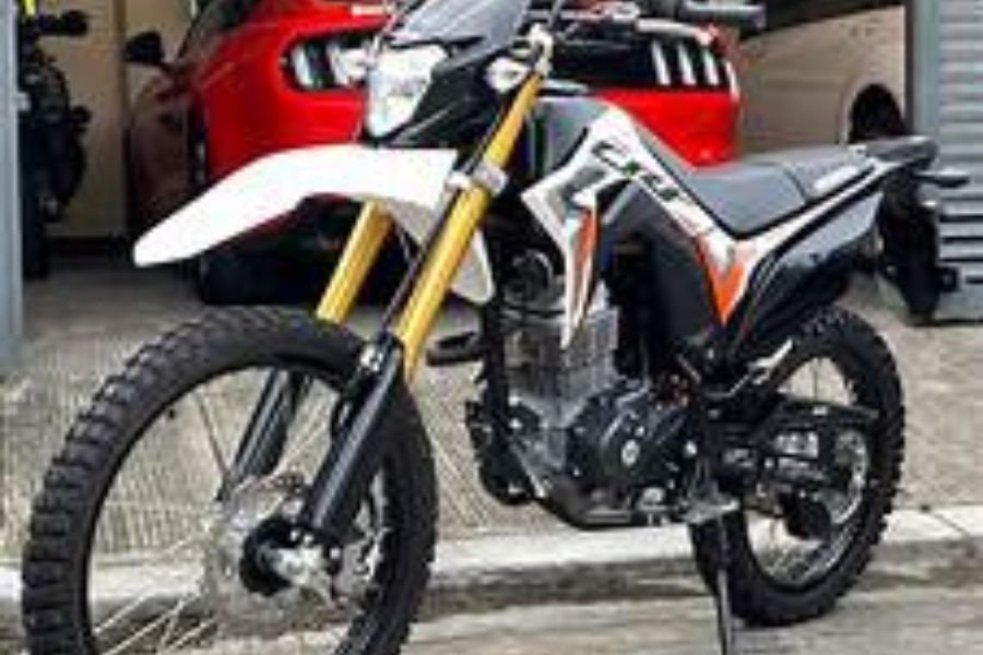 CRF150L 2025 Extreme Red hingga Extreme White: Pilih Warna Favoritmu untuk Petualangan Off-Road!