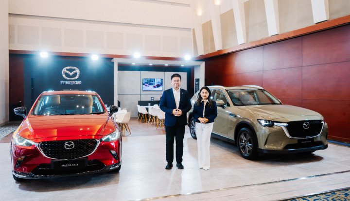 Booth Paling Berkelas di GIIAS Semarang? Mazda Bawa Nuansa Lounge Eksklusif