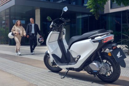 Honda CUV e: & CUV e: RoadSync Duo, Skuter Listrik Futuristik dengan Teknologi Canggih