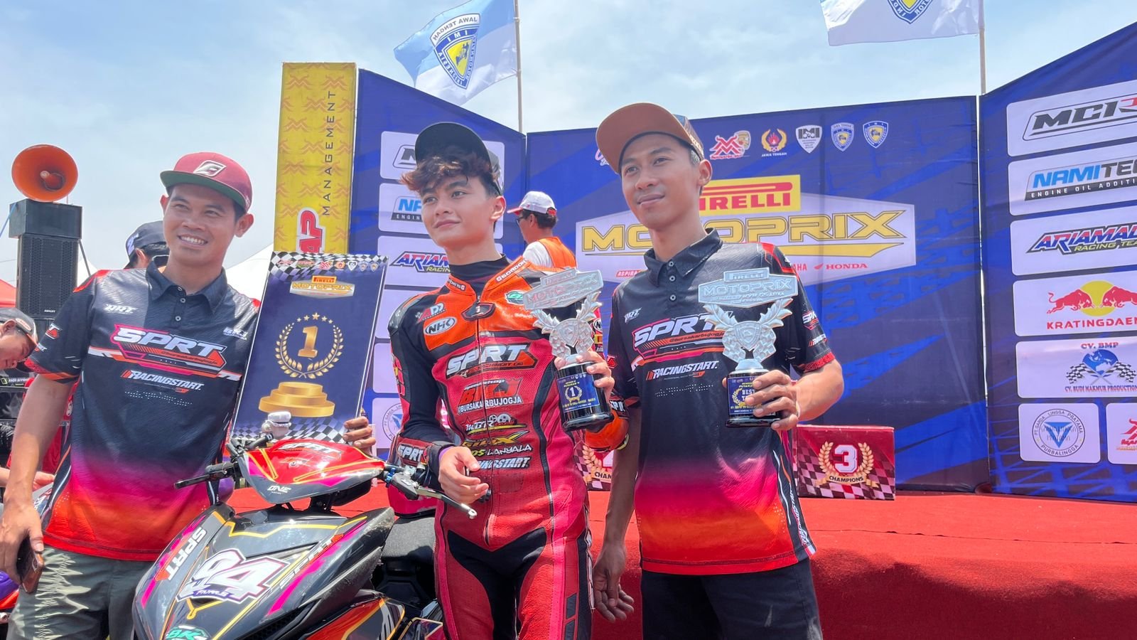 Fajar Sodiq Buktikan Mental Juara! Pembalap SPRT Racing Menggila di Race 2 MP2 Novice Motoprix 2025