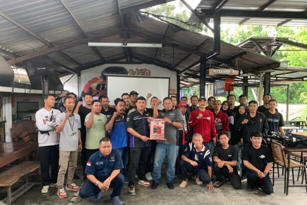 Foto bersama para komunitas sepeda motor Honda se-Yogyakarta, Kedu dan Banyumas