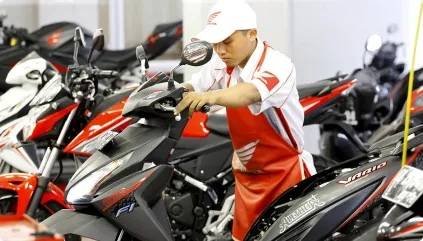 Kapan Waktu yang Tepat untuk Menguras Radiator Motor? Ini Tandanya!