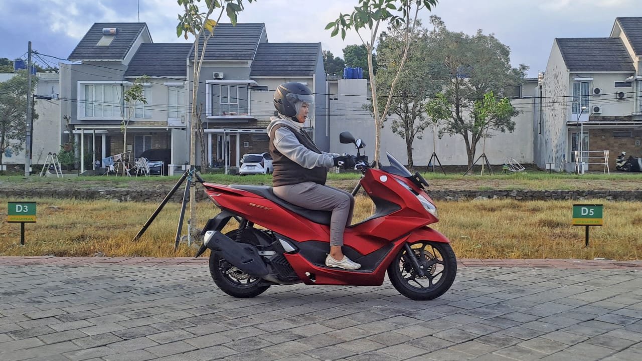 Bolehkah Ibu Hamil Naik Motor? Ini 7 Tips Aman Berkendara dari Honda Astra yang Wajib Diketahui!