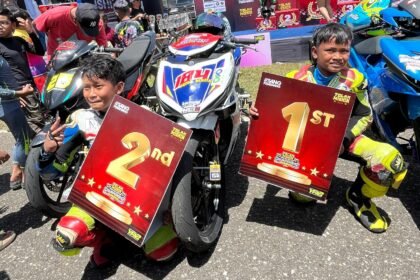 Dua pembalap muda binaan Ariamada Racing Team asal Sragen dan Karanganyar tampil gemilang di Final Tolak Miskin Road Race 2025 Boyolali dengan meraih juara dan runner up.