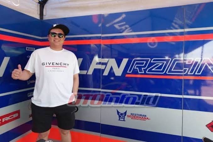Haji Putra melalui HP969 siap menggelar ajang drag bike nasional untuk merangkul pecinta balap lurus. Biaya pendaftaran Rp1 juta per kelas dengan hadiah menarik telah diumumkan.