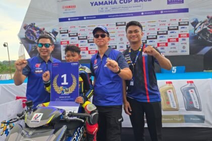 Syafiq Riza juara YCR14 Beginner di Sidrap, bukti sukses pembinaan Yamaha Akai Jaya dan regenerasi pembalap muda.