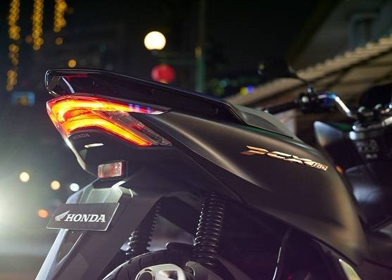 Tips merawat cat doff motor Honda agar tidak kusam dan tetap awet. Pelajari cara cuci, sabun yang aman, hingga perawatan di AHASS.