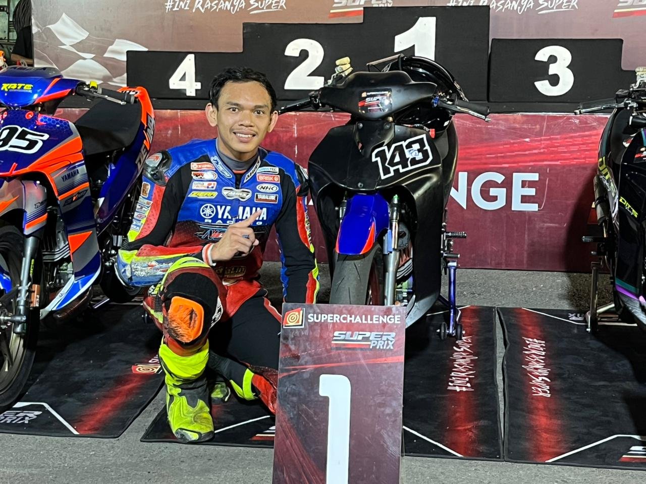 Alfi Husni bangkit dari hasil kurang maksimal di sprint race dengan meraih juara race utama Underbone pada Supeprix 2026 Seri 3 Malang, mempertegas komitmen dan konsistensinya di lintasan balap.