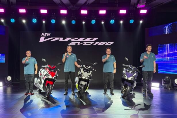New Honda Vario Evo 160 resmi diluncurkan PT Astra Honda Motor dengan desain lebih sporty, mesin 160cc eSP+ yang lebih responsif, fitur USB Type-C Charger, Smart Key, serta pilihan warna baru yang modern.