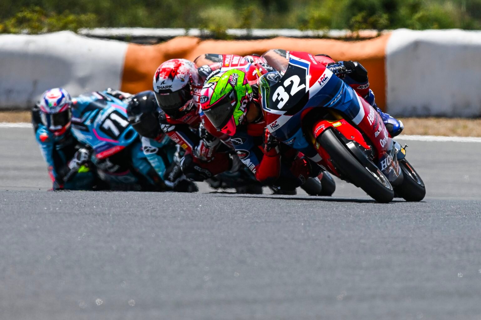 Pebalap muda Indonesia M. Kiandra Ramadhipa datang ke Moto3 Junior World Championship Jerez 2026 dengan modal kemenangan, rekor bersejarah, dan kepercayaan diri tinggi untuk kembali merebut podium.