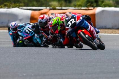 Pebalap muda Indonesia M. Kiandra Ramadhipa datang ke Moto3 Junior World Championship Jerez 2026 dengan modal kemenangan, rekor bersejarah, dan kepercayaan diri tinggi untuk kembali merebut podium.