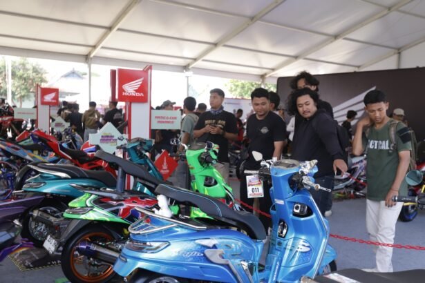 Honda Modif Contest (HMC) 2026 kembali digelar di sembilan kota Indonesia dengan tema #Ridecreation. Ajang modifikasi terbesar ini menghadirkan beragam kelas, hadiah bergengsi, hingga Final Battle untuk mencari modifikator terbaik nasional.