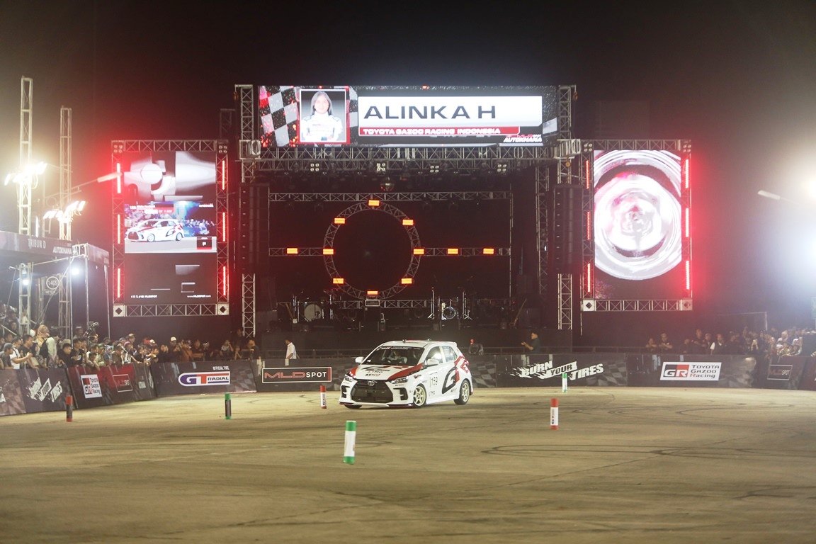 MLDSPOT Autokhana 2026 resmi bergulir dengan lima putaran. Seri pembuka di Bandung pada 11 Juli menghadirkan balapan slalom, AutoX3 Extreme Show, konser band ibu kota, kontes modifikasi, dan gathering komunitas otomotif.
