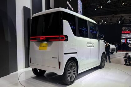BYD Racco mobil listrik compact MPV tampak belakang