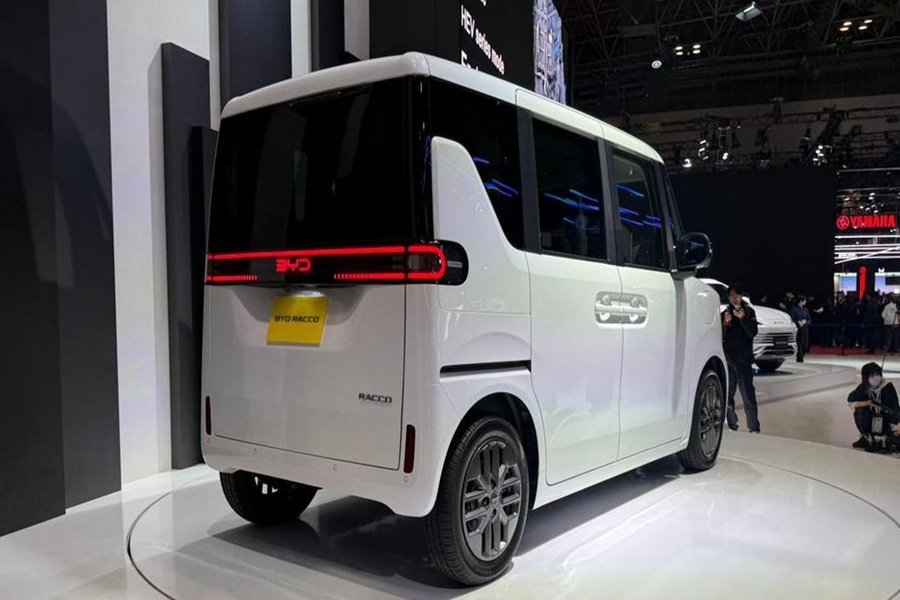 BYD Racco mobil listrik compact MPV tampak belakang