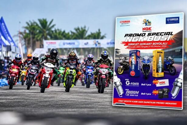 Pebalap Yamaha Cup Race 2026 di lintasan balap dengan promosi NGK Busi dan merchandise eksklusif di Boyolali.